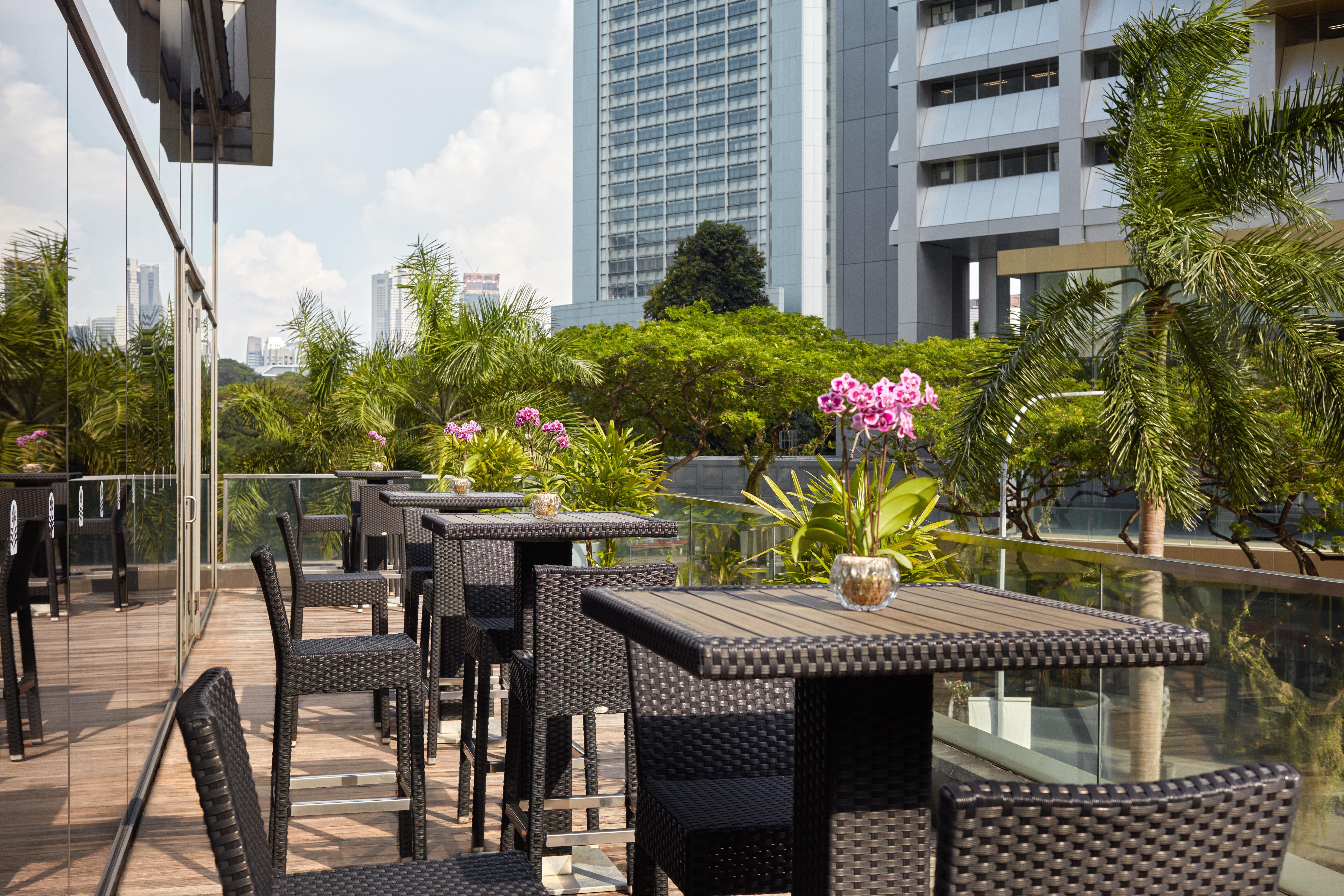 Pan Pacific Serviced Orchard, Khách sạn hẻo lánh 5*